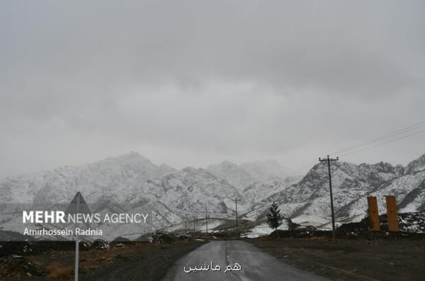 جاده های ۱۸ استان کشور امروز برفی و بارانی است